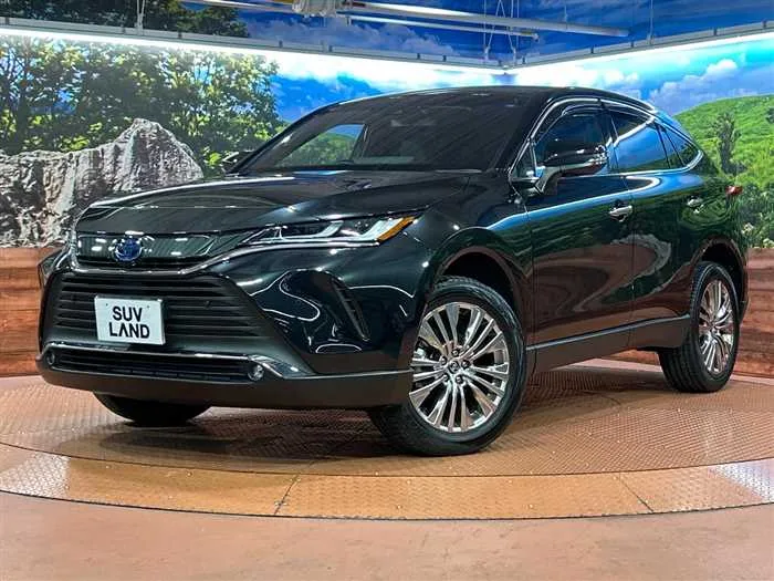 Toyota Harrier Hybrid 2023 — фото 1, купить с доставкой в Москву