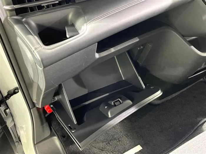 Nissan Serena 2023 — миниатюра 2