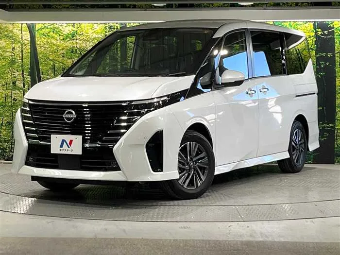Nissan Serena 2024 — фото 1, купить с доставкой в Москву