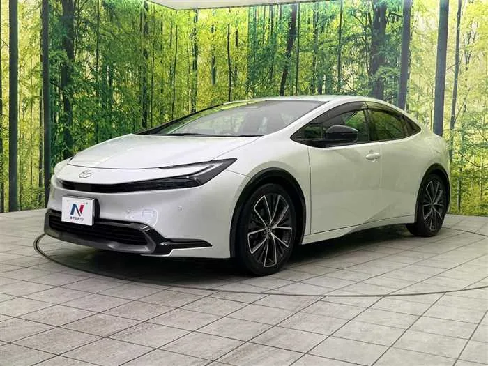 Toyota Prius 2023 — миниатюра 2