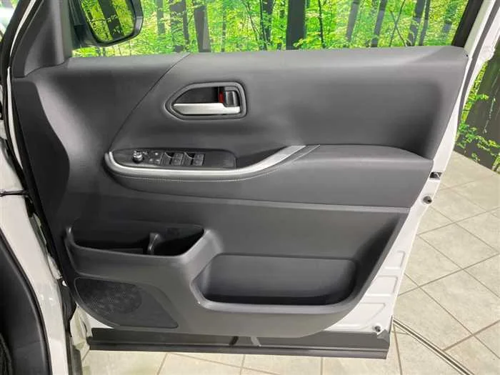 Toyota Noah 2023 — миниатюра 2