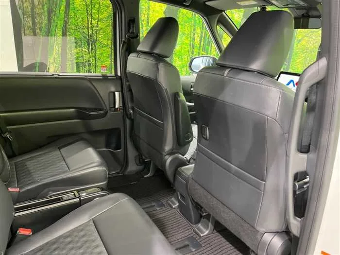 Toyota Noah 2023 — миниатюра 5
