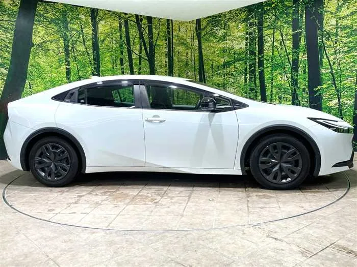Toyota Prius 2023 — миниатюра 5