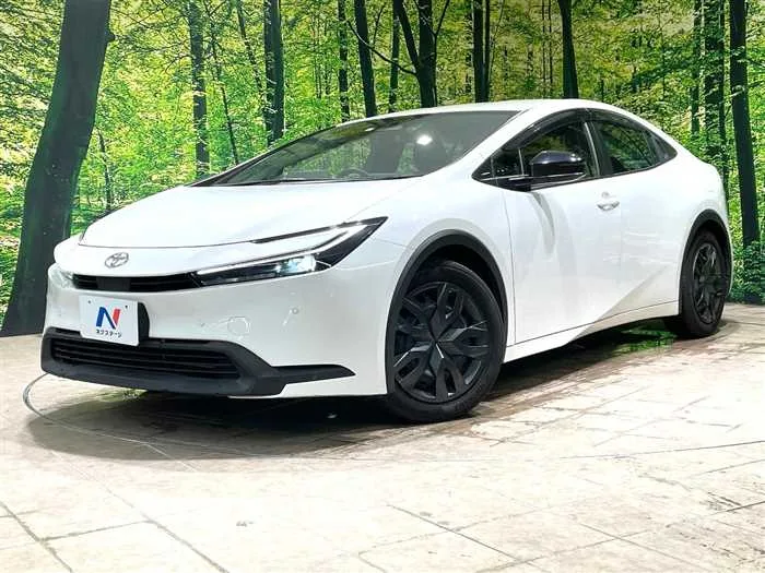Toyota Prius 2023 — фото 1, купить с доставкой в Москву