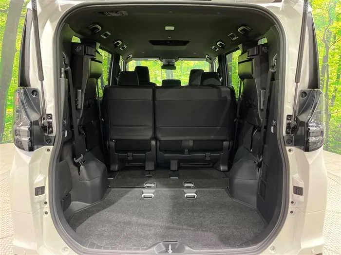 Toyota Voxy 2024 — миниатюра 3
