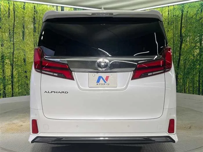 Toyota Alphard 2022 — миниатюра 3