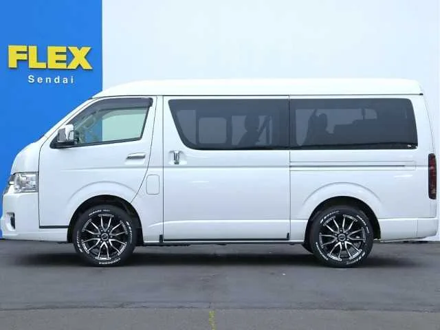 Toyota Hiace Wagon 2023 — миниатюра 2