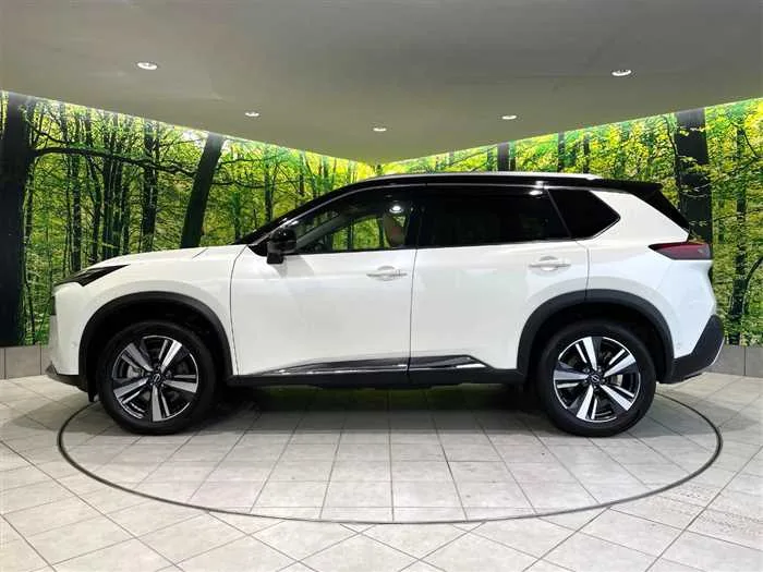 Nissan X-Trail 2023 — миниатюра 3