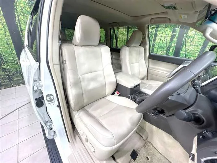 Toyota Land Cruiser Prado 2023 — миниатюра 2