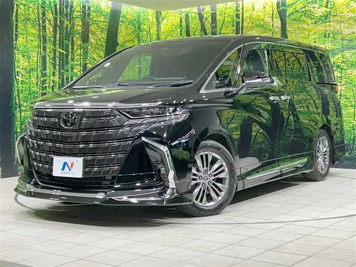 Toyota Alphard Hybrid 2023 — фото 1, купить с доставкой в Москву