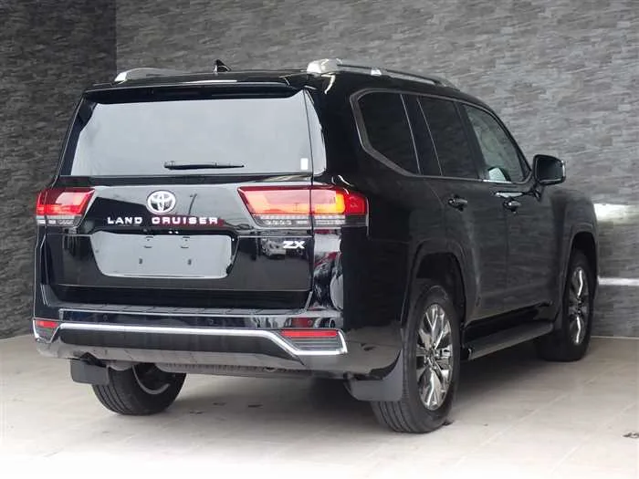Toyota Land Cruiser ZX diesel turbo 2023 — миниатюра 2