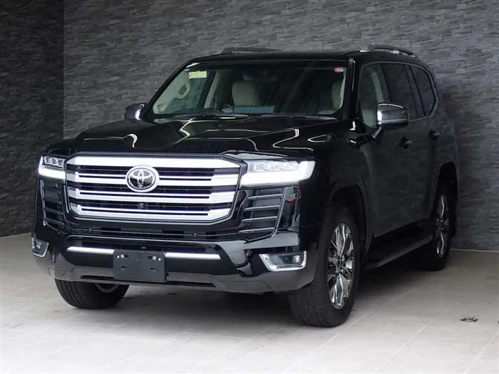 Toyota Land Cruiser ZX diesel turbo 2023 — фото 1, купить с доставкой в Москву