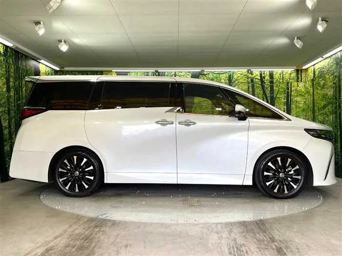 Toyota Alphard Hybrid 2024 — миниатюра 3