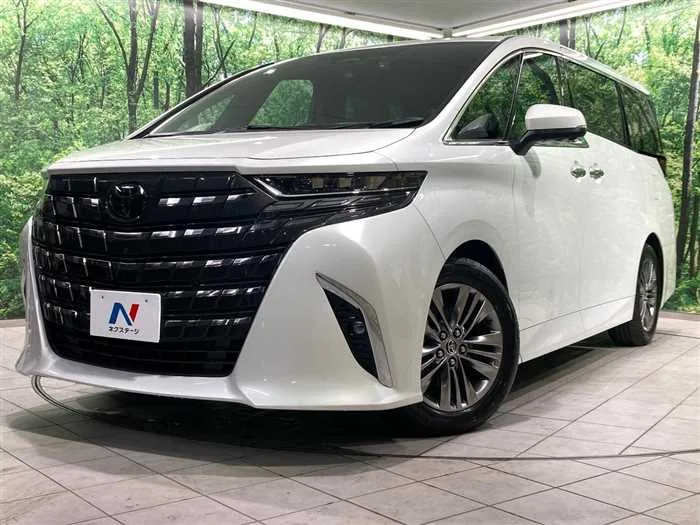 Toyota Alphard Hybrid 2024 — фото 1, купить с доставкой в Москву