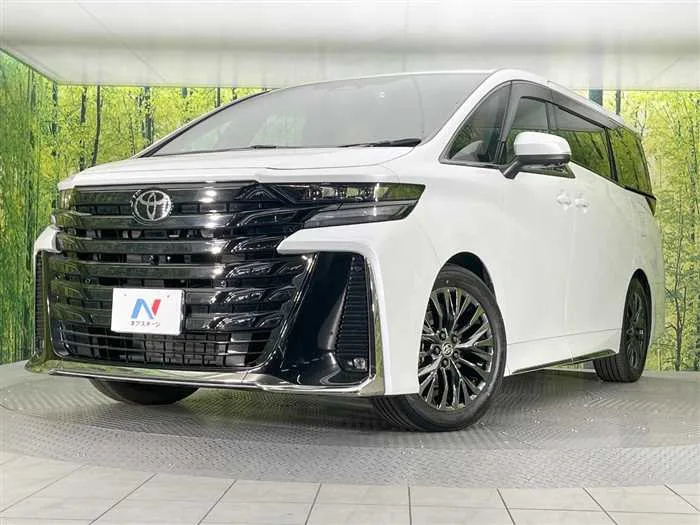 Toyota Vellfire 2024 — фото 1, купить с доставкой в Москву