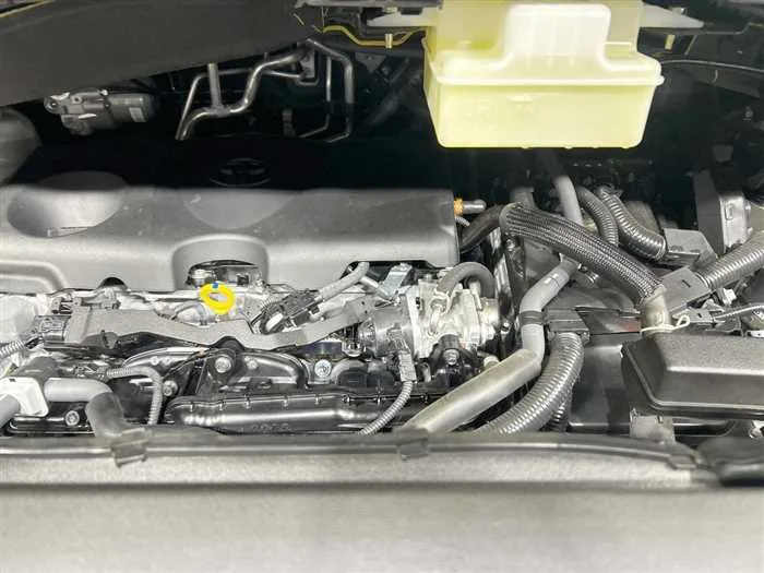 Toyota Alphard Hybrid 2025 — миниатюра 2