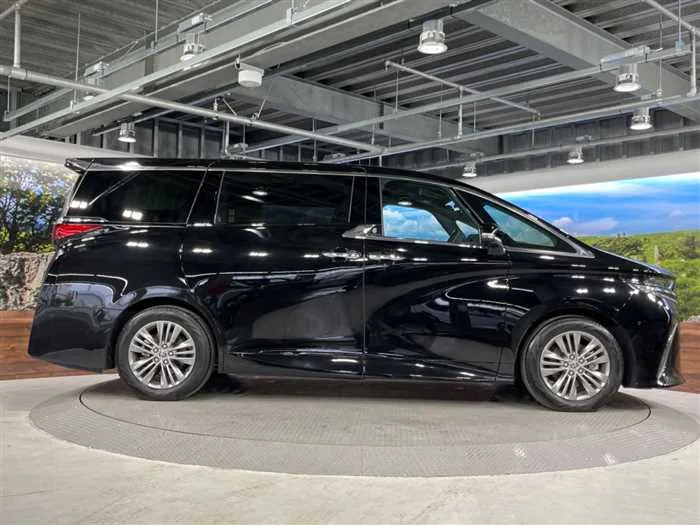 Toyota Alphard 2024 — миниатюра 3