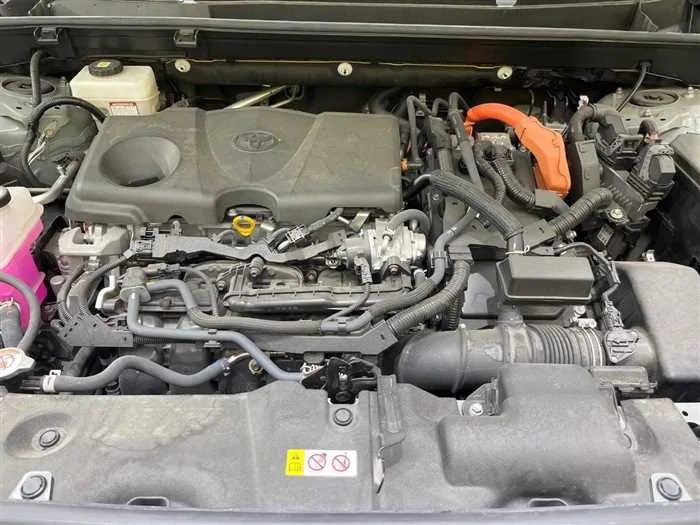 Toyota RAV4 2022 — миниатюра 3