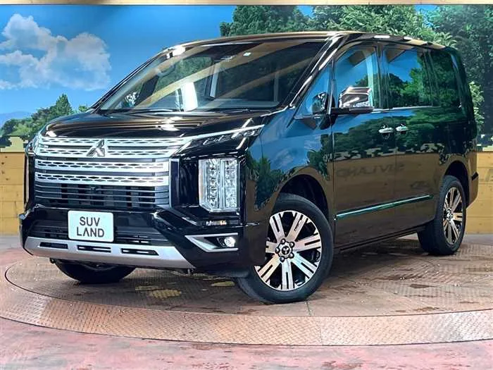 Mitsubishi Delica D:5 2023 — фото 1, купить с доставкой в Москву