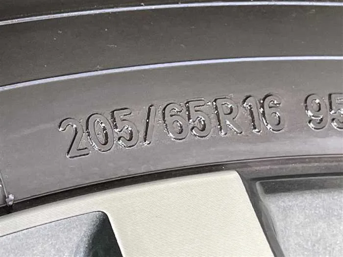 Nissan Serena 2022 — миниатюра 3