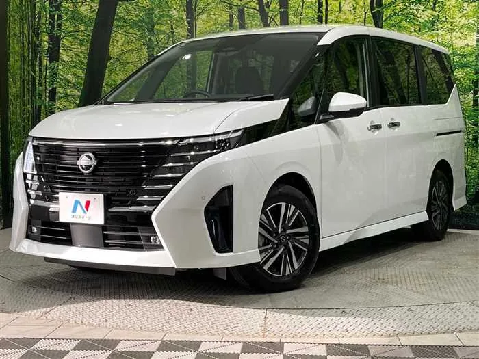 Nissan Serena 2025 — фото 1, купить с доставкой в Москву