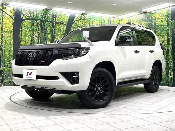 Toyota Land Cruiser Prado 2022 — фото 1, купить с доставкой в Москву