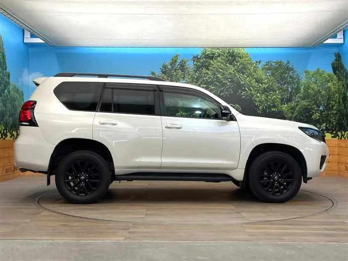 Toyota Land Cruiser Prado 2023 — миниатюра 3
