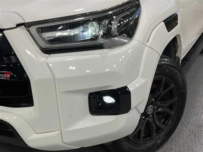 Toyota Hilux 2023 — миниатюра 3