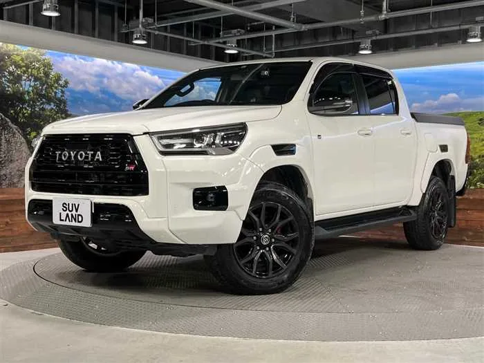 Toyota Hilux 2023 — фото 1, купить с доставкой в Москву