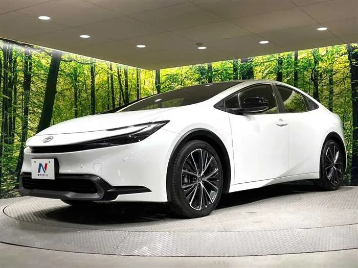 Toyota Prius 2023 — миниатюра 2