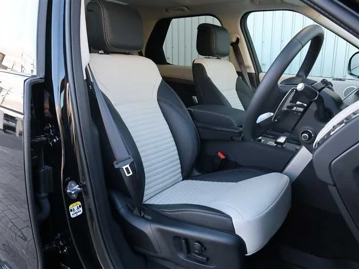 Land Rover Discovery 2025 — миниатюра 3