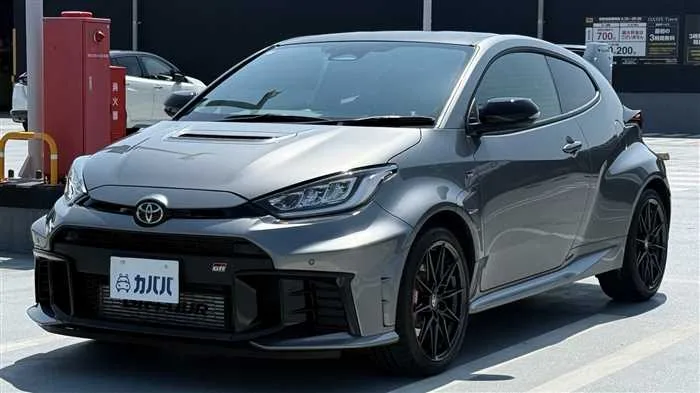 Toyota Yaris RZ 2025 — фото 1, купить с доставкой в Москву