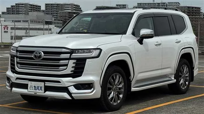 Toyota Land Cruiser ZX 2025 — фото 1, купить с доставкой в Москву