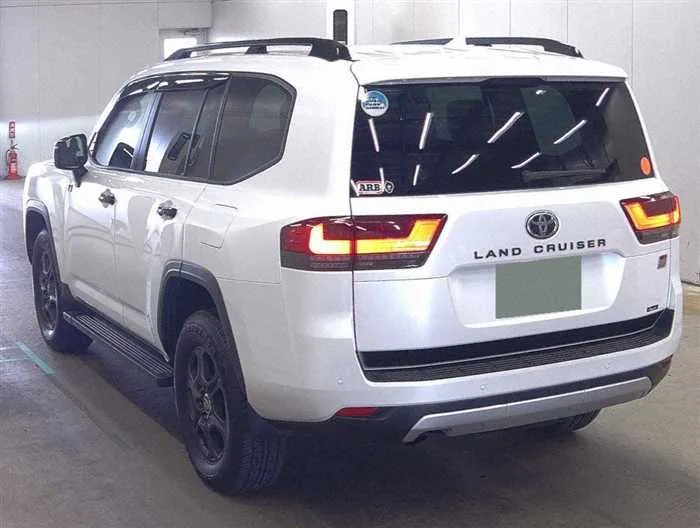 Toyota Land Cruiser GR SPORTS DIESEL JBL 2024 — миниатюра 3