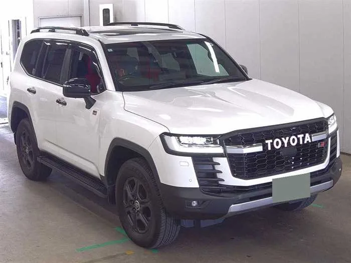 Toyota Land Cruiser GR SPORTS DIESEL JBL 2024 — фото 1, купить с доставкой в Москву