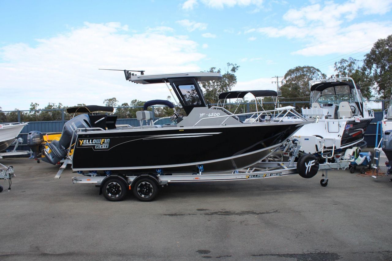YELLOWFIN 6200 CENTRE CABIN 2026