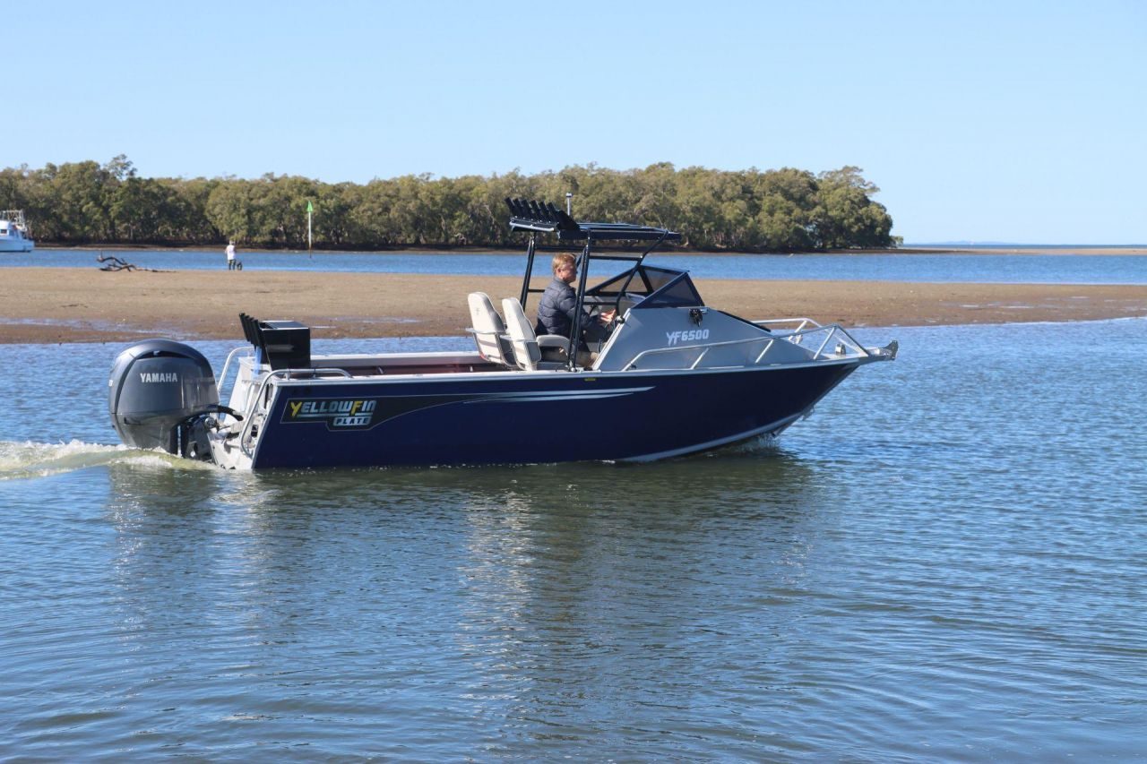 YELLOWFIN 6500 Soft Top Cabin 2026