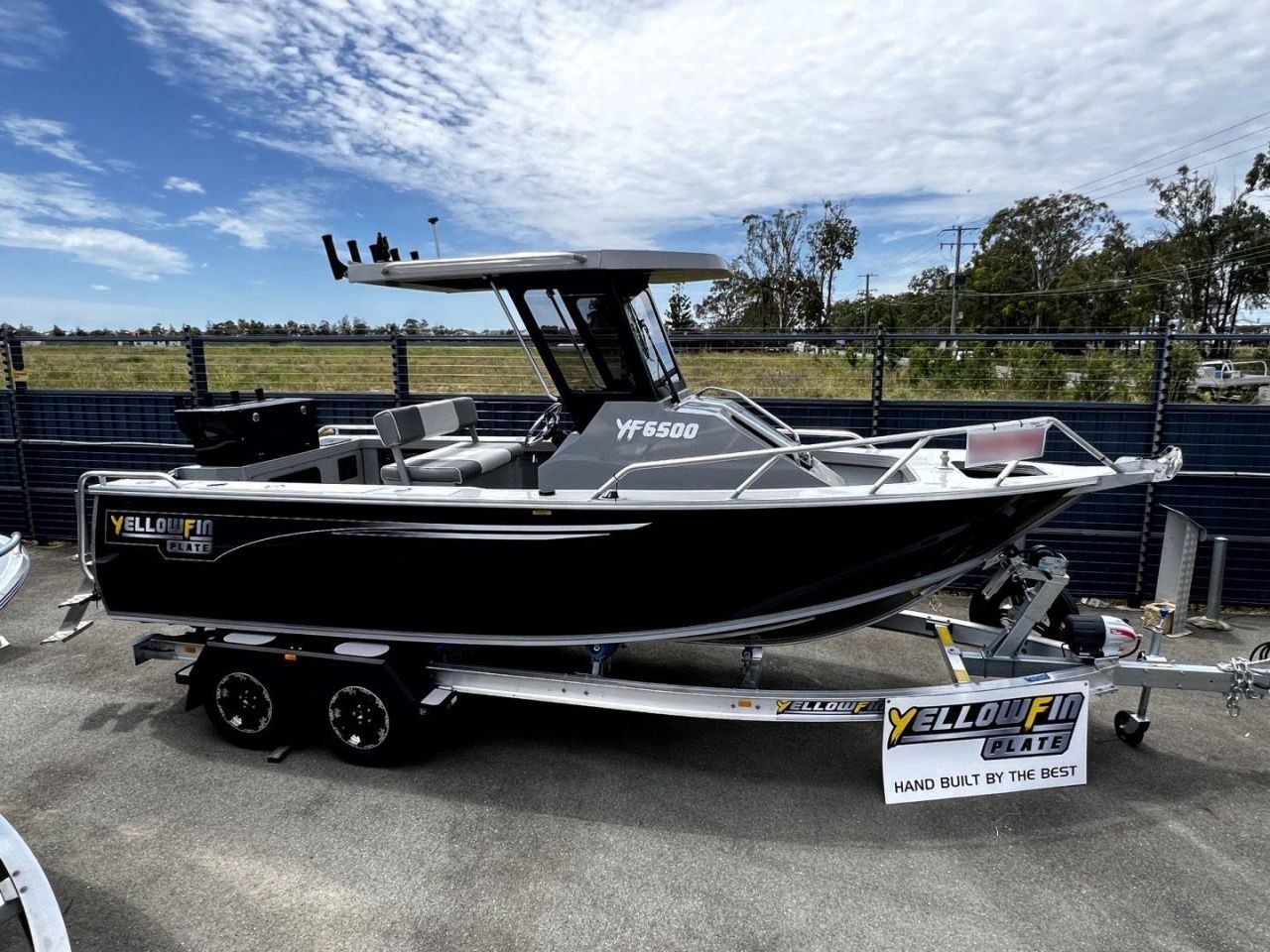 YELLOWFIN 6500 CENTRE CABIN 2026