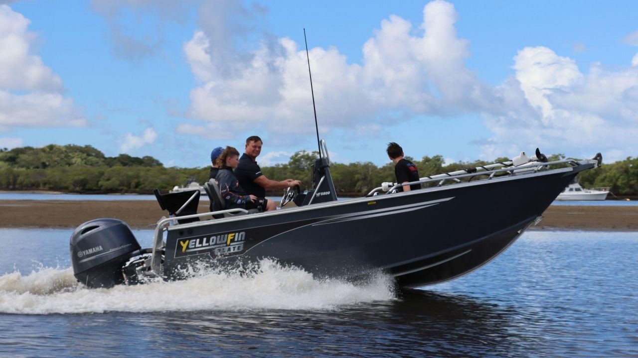 YELLOWFIN YF-58 Rear Console 2026