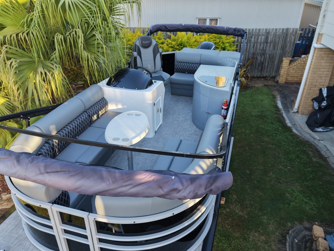 Sundown Pontoon Boats 19ft Luxury 2025